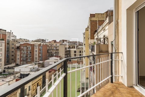 Apartamento de 4 dormitorios en venta en Barcelona, Cataluña, Spain № 6462 - foto 15