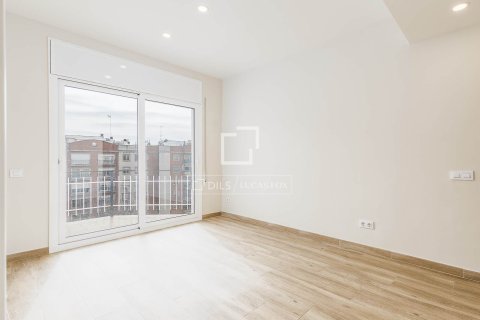 Apartamento de 4 dormitorios en venta en Barcelona, Cataluña, Spain № 6462 - foto 3