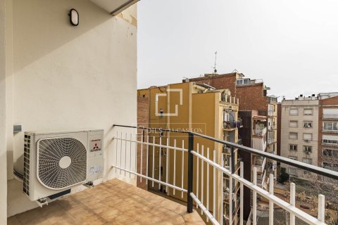 Apartamento de 4 dormitorios en venta en Barcelona, Cataluña, Spain № 6462 - foto 17