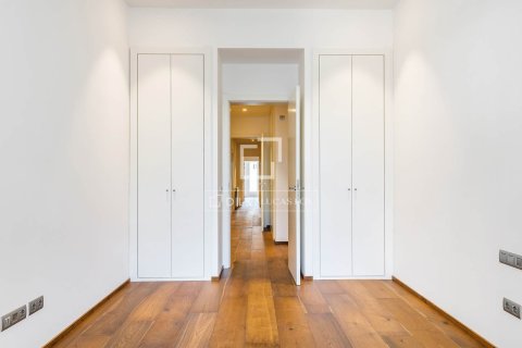 Снять в аренду квартиру в Барселона, Испания с 4 спальни, 230м², № 6465 - фото 12