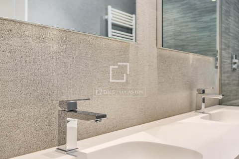 Снять в аренду квартиру в Барселона, Испания с 4 спальни, 230м², № 6465 - фото 24