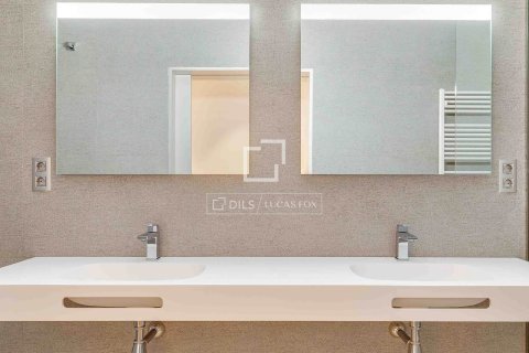 Снять в аренду квартиру в Барселона, Испания с 4 спальни, 230м², № 6465 - фото 21