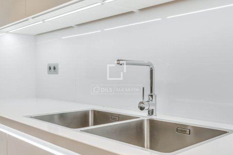 Снять в аренду квартиру в Барселона, Испания с 4 спальни, 230м², № 6465 - фото 10