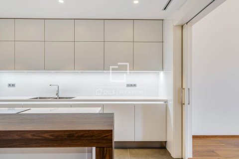 Снять в аренду квартиру в Барселона, Испания с 4 спальни, 230м², № 6465 - фото 6