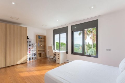 Купить квартиру в Сан-Андреу-де-Льяванерес, Испания с 4 комнаты, 400м², № 1819 - фото 17