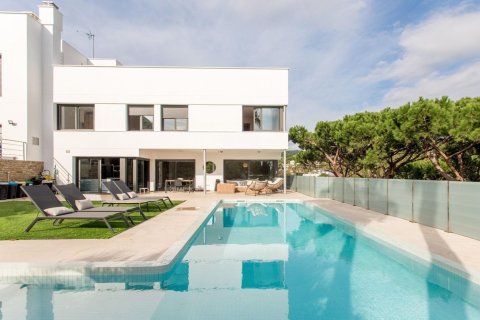 Купить квартиру в Сан-Андреу-де-Льяванерес, Испания с 4 комнаты, 400м², № 1819 - фото 2