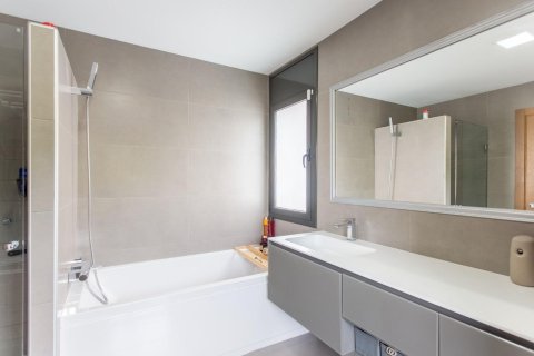 Купить квартиру в Сан-Андреу-де-Льяванерес, Испания с 4 комнаты, 400м², № 1819 - фото 14