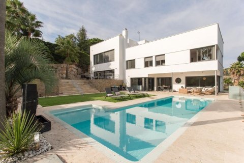 Квартира с 3 спальнями в Сан-Андреу-де-Льяванересе, Барселона, Каталония, Испания № 1819