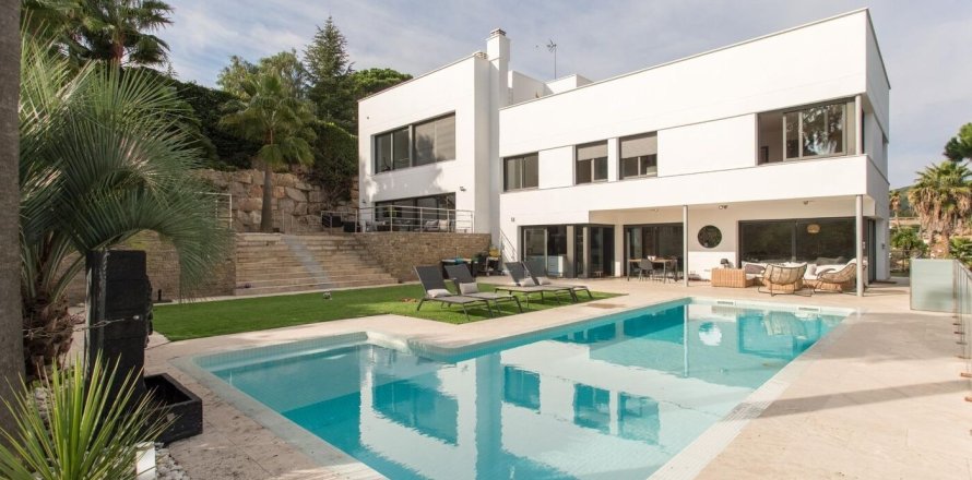 Квартира с 3 спальнями в Сан-Андреу-де-Льяванересе, Барселона, Каталония, Испания № 1819