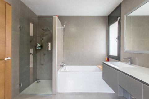 Купить квартиру в Сан-Андреу-де-Льяванерес, Испания с 4 комнаты, 400м², № 1819 - фото 13