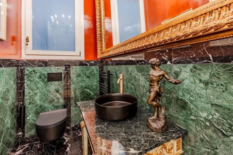 Купить квартиру в Барселона, Испания с 5 комнат, 250м², № 1820 - фото 17