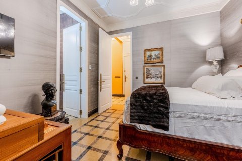 Купить квартиру в Барселона, Испания с 5 комнат, 250м², № 1820 - фото 20
