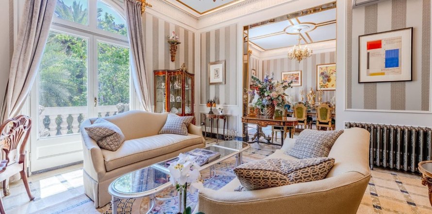 Квартира с 4 спальнями в Барселоне, Каталония, Испания № 1820