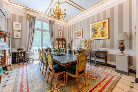 Купить квартиру в Барселона, Испания с 5 комнат, 250м², № 1820 - фото 2