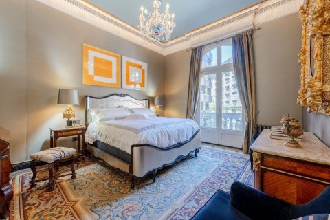 Купить квартиру в Барселона, Испания с 5 комнат, 250м², № 1820 - фото 29