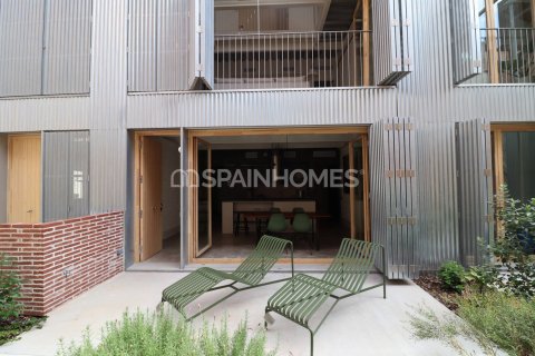 Купить виллу в Барселона, Испания с 3 комнаты, 76м², № 1109 - фото 19