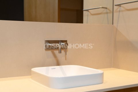 Купить квартиру в Барселона, Испания с 5 комнат, 148м², № 1112 - фото 20