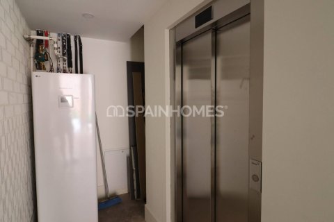 Купить виллу в Барселона, Испания с 4 комнаты, 125м², № 1110 - фото 16