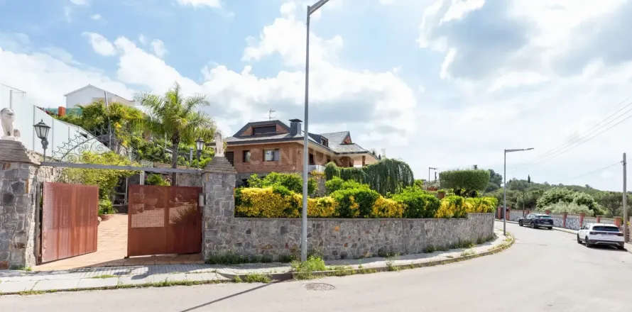 Дом с 5 спальнями в Ллике де Вали, Барселона, Каталония, Испания № 2337