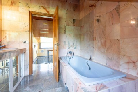 Купить дом в Ллика де Валь, Испания с 5 спален, 335м², № 2337 - фото 27