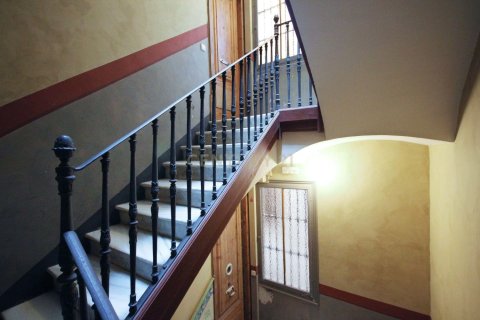 Купить квартиру в Старый город, Барселона, Испания с 8 спален, 240м², № 2335 - фото 13