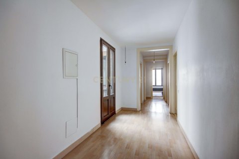 Купить квартиру в Старый город, Барселона, Испания с 8 спален, 240м², № 2335 - фото 3