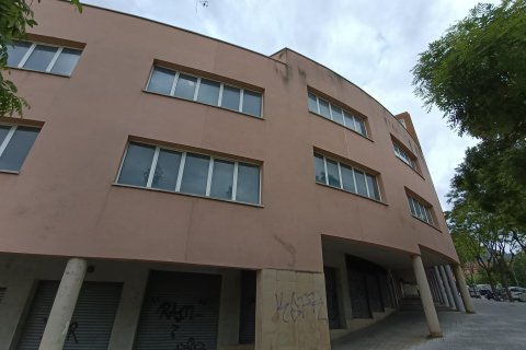 Apartamento de 2705 m² en venta en Santa Coloma de Cervelló, Barcelona, Cataluña, Spain № 7006 - foto 20
