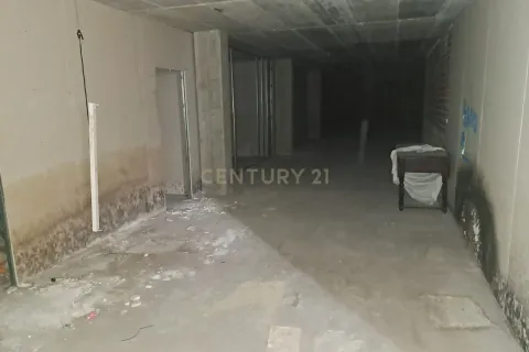 Tienda al por menor de 98 m² en venta en Esplugues de Llobregat, Barcelona, Cataluña, Spain № 7007 - foto 5