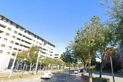 Tienda al por menor de 98 m² en venta en Esplugues de Llobregat, Barcelona, Cataluña, Spain № 7007 - foto 2