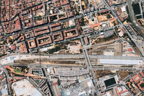 Купить квартиру в Барселона, Испания с 4 комнаты, 97.29м², № 2985 - фото 2