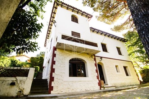 Вилла с 13 спальнями в Барселоне, Каталония, Испания № 948