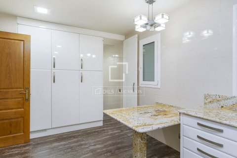 4 bedrooms apartment for sale in Barcelona, Catalonia, Spain № 6294 - photo 22