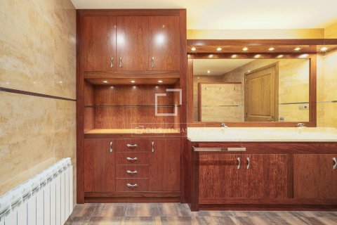 4 bedrooms apartment for sale in Barcelona, Catalonia, Spain № 6294 - photo 25