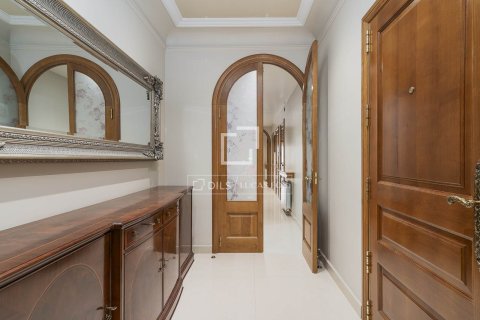 4 bedrooms apartment for sale in Barcelona, Catalonia, Spain № 6294 - photo 16