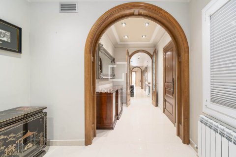 4 bedrooms apartment for sale in Barcelona, Catalonia, Spain № 6294 - photo 15