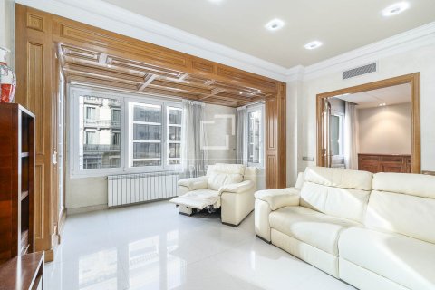 4 bedrooms apartment for sale in Barcelona, Catalonia, Spain № 6294 - photo 3