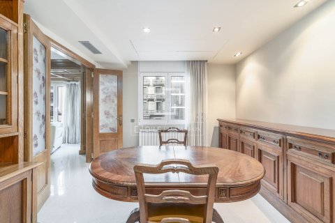 4 bedrooms apartment for sale in Barcelona, Catalonia, Spain № 6294 - photo 8