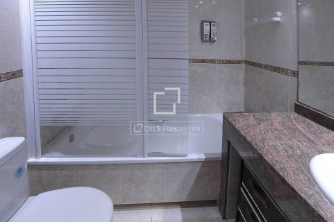 Купить квартиру в Гава, Испания с 4 спальни, 103м², № 6291 - фото 13