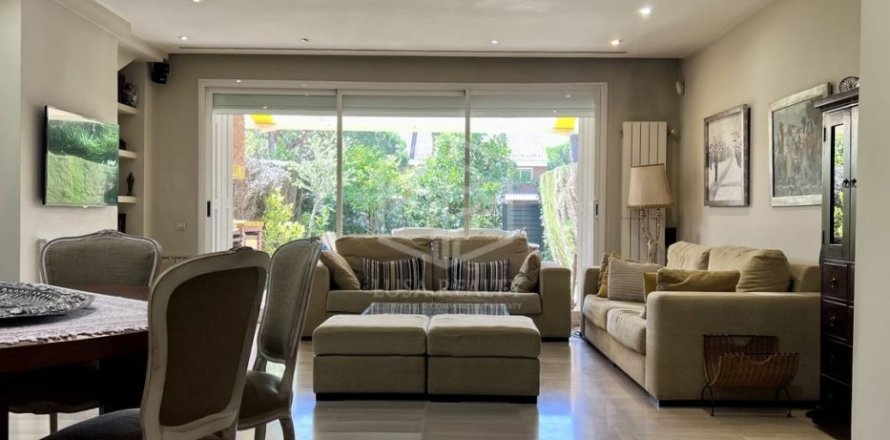 Таунхаус с 4 спальнями в Гаве, Барселона, Каталония, Испания № 1019