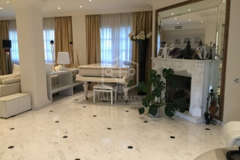 Купить виллу в Кастельдефельс, Испания с 7 спален, 642м², № 1023 - фото 14