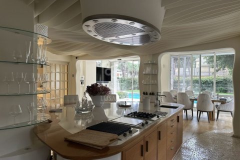 Купить виллу в Кастельдефельс, Испания с 7 спален, 642м², № 1023 - фото 12