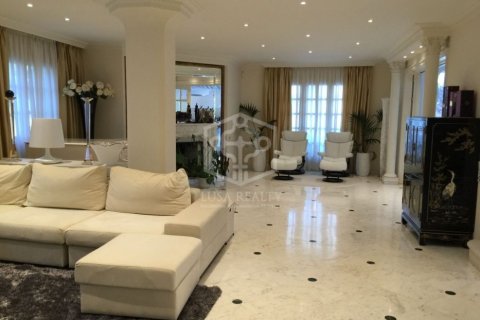 Купить виллу в Кастельдефельс, Испания с 7 спален, 642м², № 1023 - фото 18