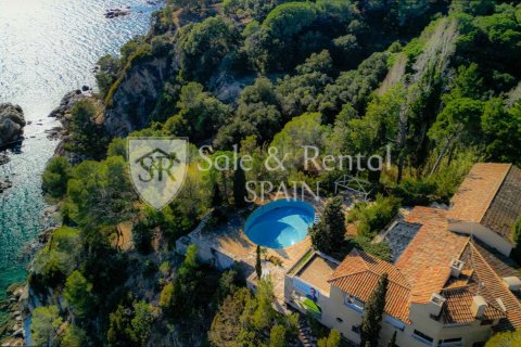 Купить дом в Льорет-де-Мар, Испания с 1 спальня, 743м², № 6785 - фото 2