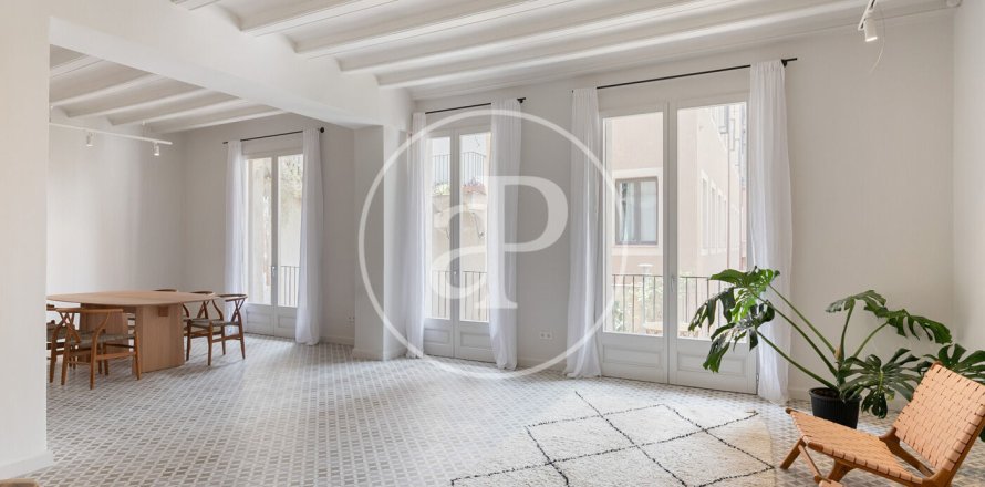 Квартира с 3 спальнями в Старый городе, Барселона, Каталония, Испания № 2425