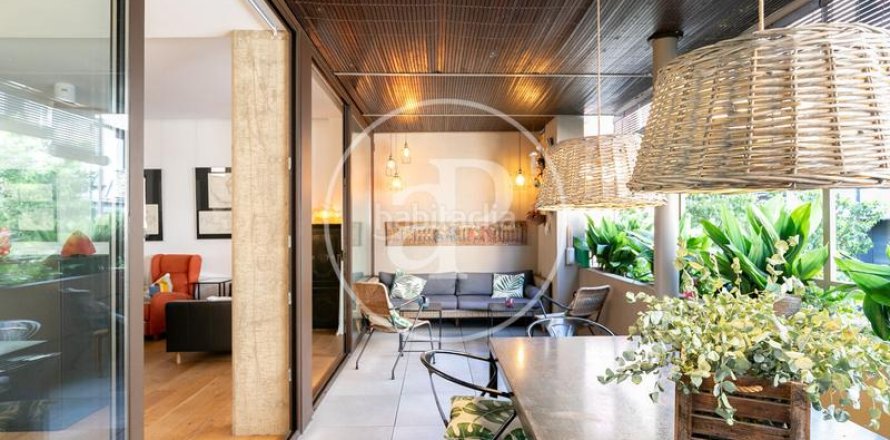 Дом с 4 спальнями в Грасие, Барселона, Каталония, Испания № 2426