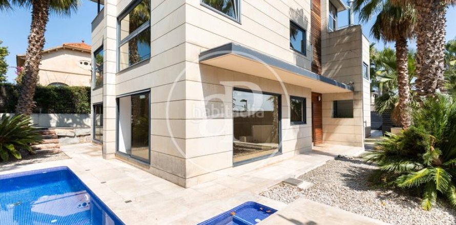 Дом с 4 спальнями в Сан-Кугат-дель-Вальесе, Барселона, Каталония, Испания № 2428