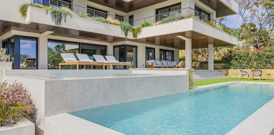 Дом с 5 спальнями в Барселоне, Каталония, Испания № 1605