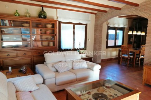 Купить дом в Мон-рас, Испания с 4 спальни, 613м², № 6061 - фото 2