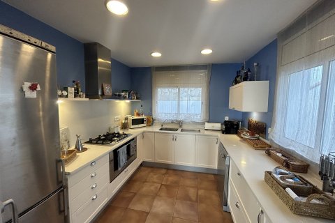 Купить дом в Лланка, Испания с 6 комнат, № 1625 - фото 12