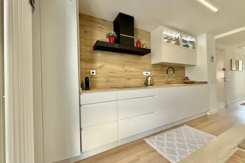 Купить квартиру в Барселона, Испания с 4 комнаты, № 1624 - фото 9